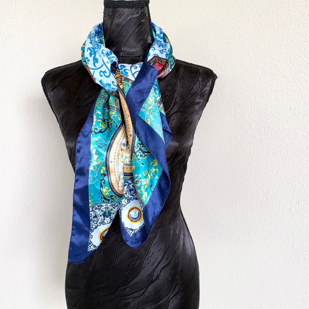 Baroque‎ Medallion Print Square Scarf Women OS Blue Gold